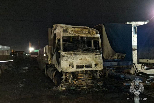 В Иванове на Минской сгорел грузовик с полуприцепом